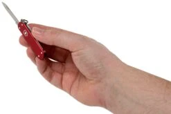 Victorinox Classic Alox Red 0.6221-20R4.KTE1 Knivesandtools Edition, Couteau Suisse -Magasin De Couteaux VT0 6221 20R4 KTE1 06 victorinox