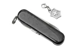 Victorinox Classic SD Brilliant, Carbon, 0.6221.90 Couteau Suisse -Magasin De Couteaux VT0 6221 90 05 victorinox