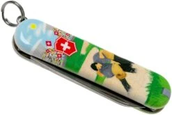 Victorinox Classic SD Swiss Wrestling Limited Edtion 2020 0-6223-L2009 Couteau Suisse -Magasin De Couteaux VT0 6223 L2009 04 victorinox